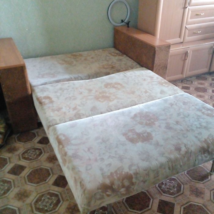 Продам диван в гостиную