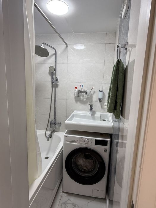 Продаётся 4 х комнатная квартира на 2 этаже 77 серия середина Гагарина