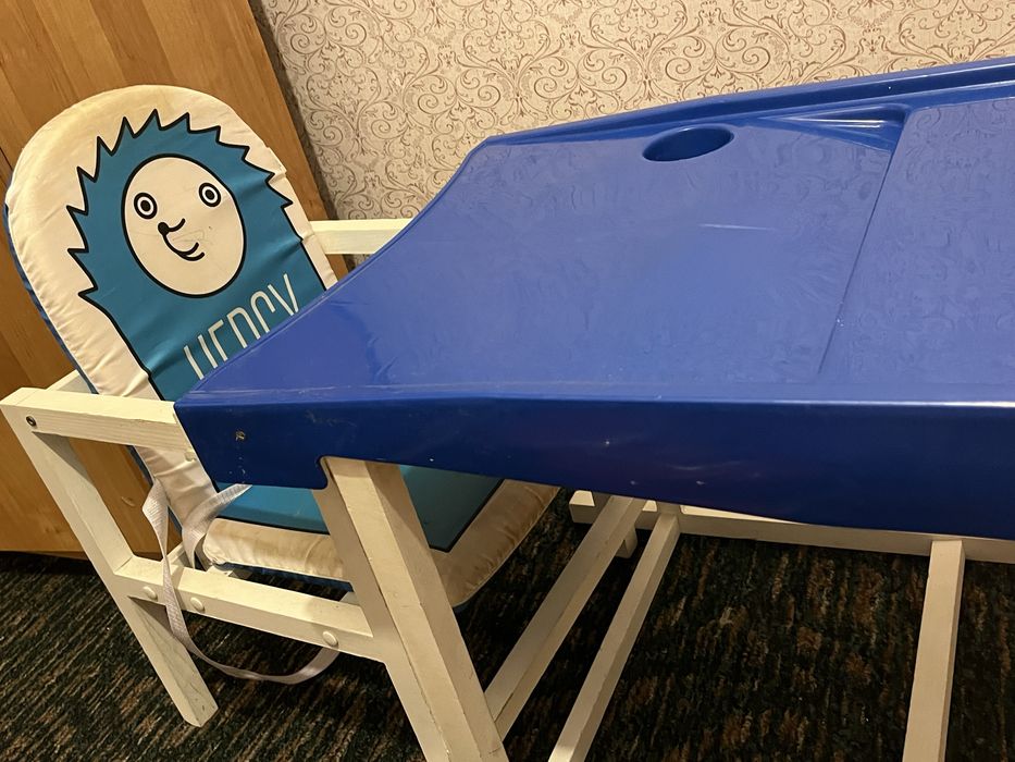 Продам кормящий столик