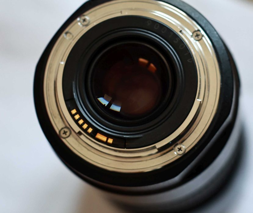 Продавам обектив Canon EF 75-300mm f/4-5.6 IS USM