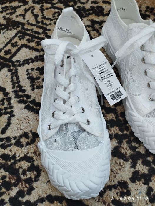 нови дамски обувки с мрежа