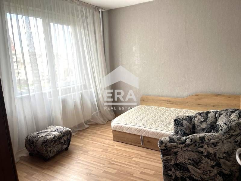 Тристаен апартамент в ж.к. Младост 4