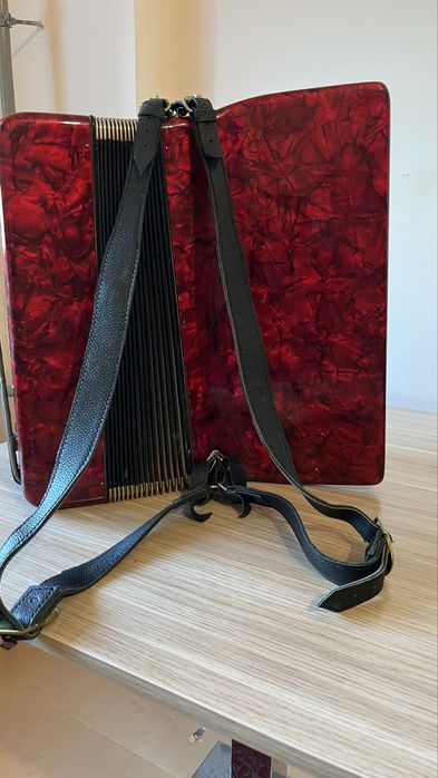 Продаю аккордеон