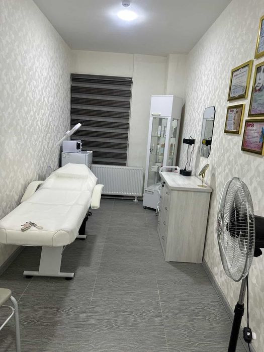 Kushetka etajerka stul