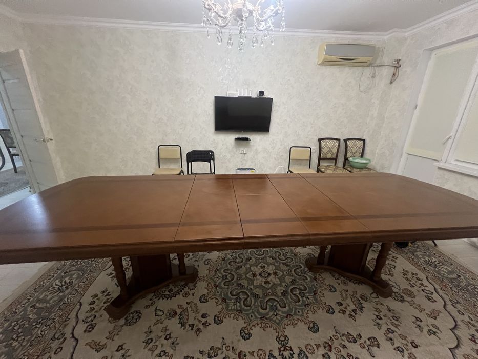 Стол гостинная..