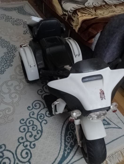 Детские игрушки и