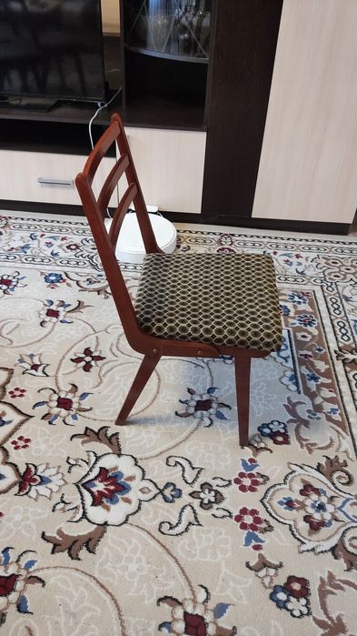 Стулья 2 шт крепкие