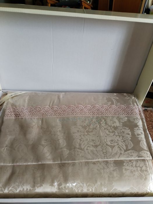 Продам комплект постельного белья