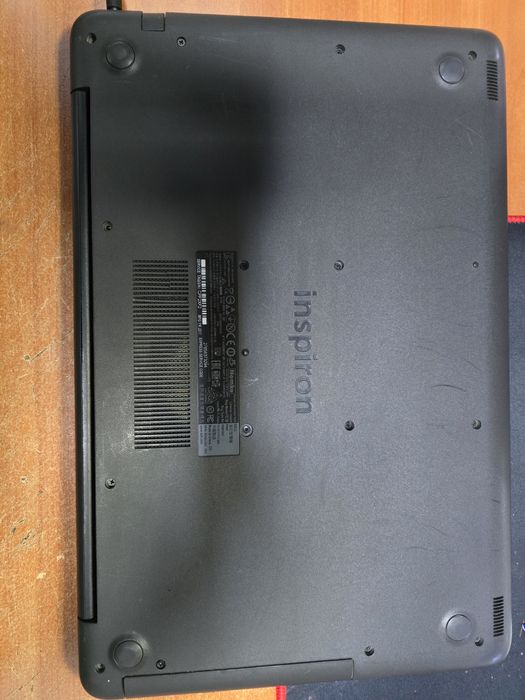 Laptop Dell Inspiron model P66F I5 gen 7 8 giga ram ssd 256