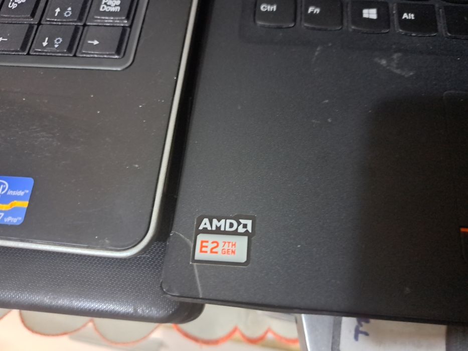 Vand lot laptop i7 18 bucati
