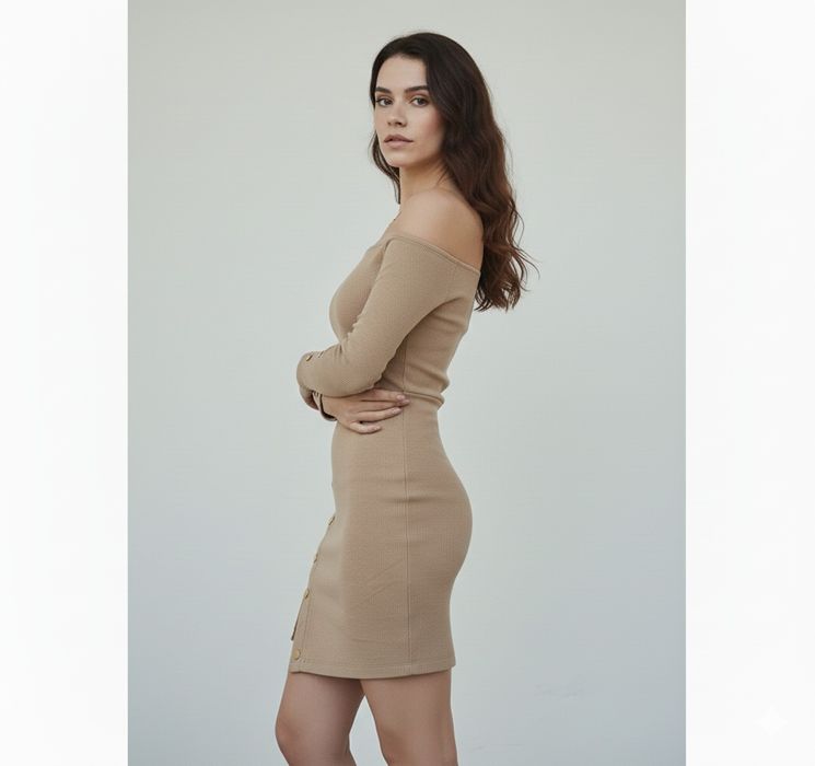 Дамска рокля с дълъг ръкав