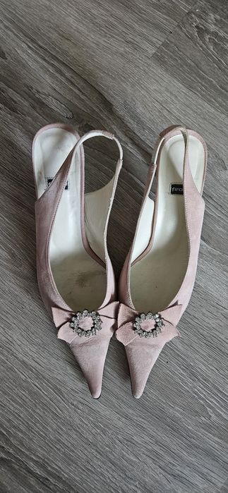 Pantofi eleganti