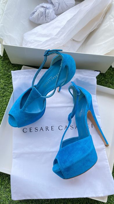 Босоножки замшевые Cesaro Casadei 36