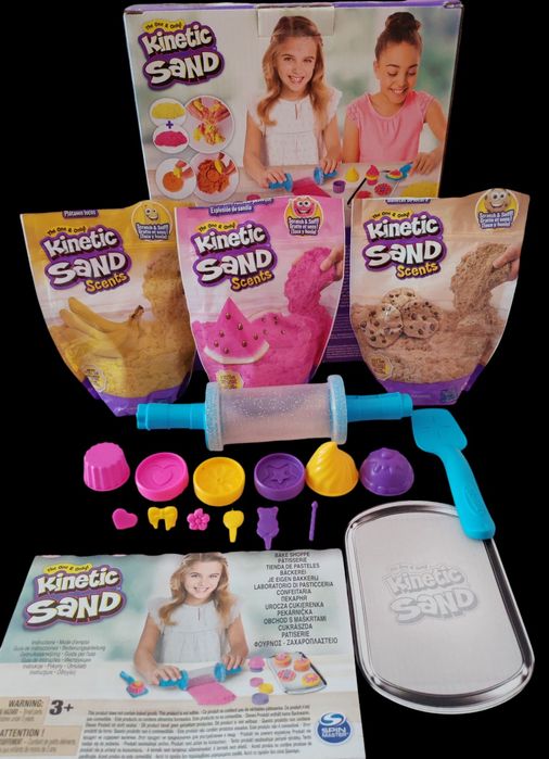 Комплект с кинетичен пясък Spin Master Kinetic Sand Сладкиши. Несъхнещ