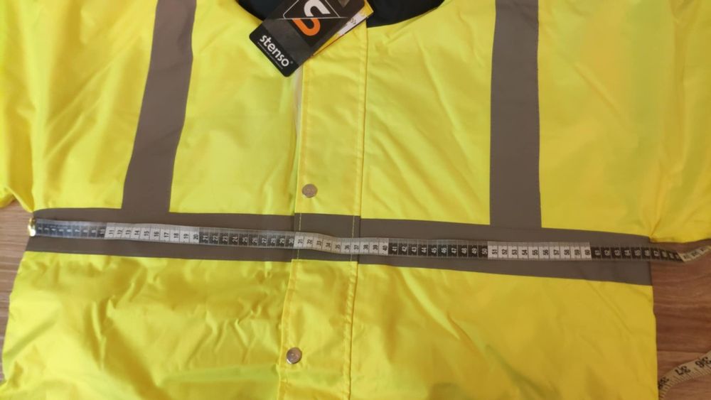 Водоустойчиво яке със светлоотразителни ленти и качулка