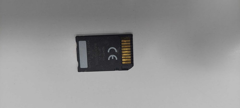 Карты памяти CompactFlash Unigen, 1 GB MemoryStick PRO-HG Duo