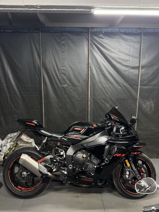 Yamaha R1 официально завезен с канады не китай не корея