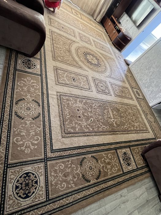 Продам шерстеной клем размером 4*6 метров.