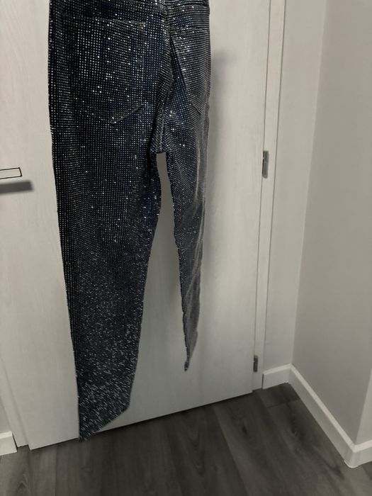 Дамски дънки с камъни