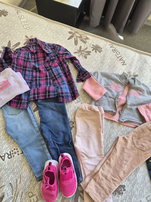 Дрехи за момиче 12-18,18-24м.Guess,HM,Mayoral,Nike,Benetton