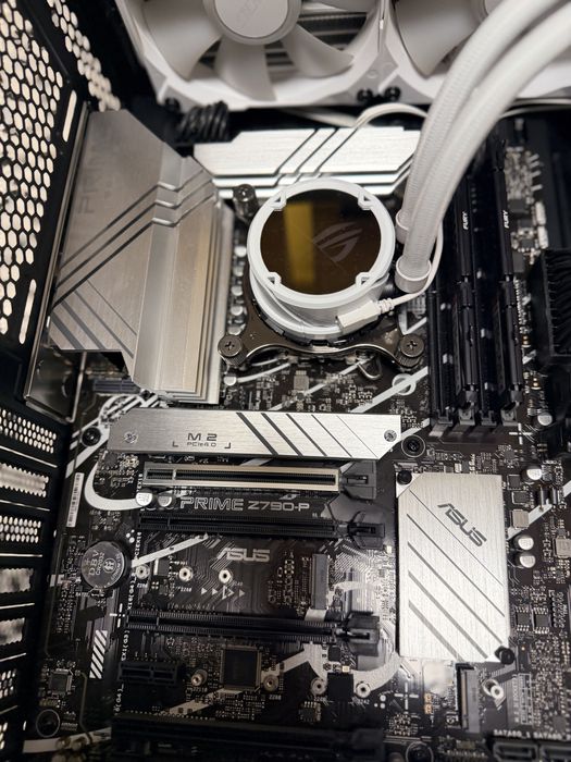 PC Asus TUF Gaming - i9 с водно, SAPPHIRE RX 9070 16GB, 64GB DDR5, 1TB m.2 SSD