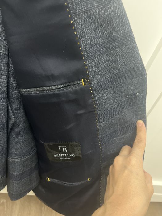 Классический костюм  тройка