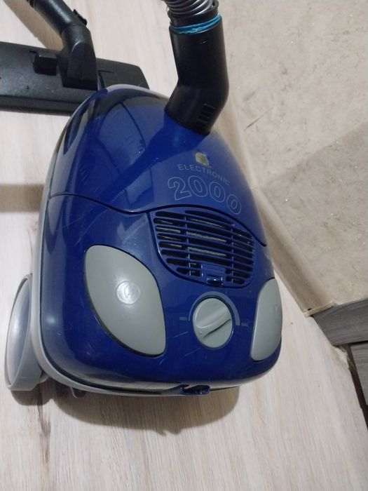 Пылесос Nova. В хорошем рабочем состоянии.