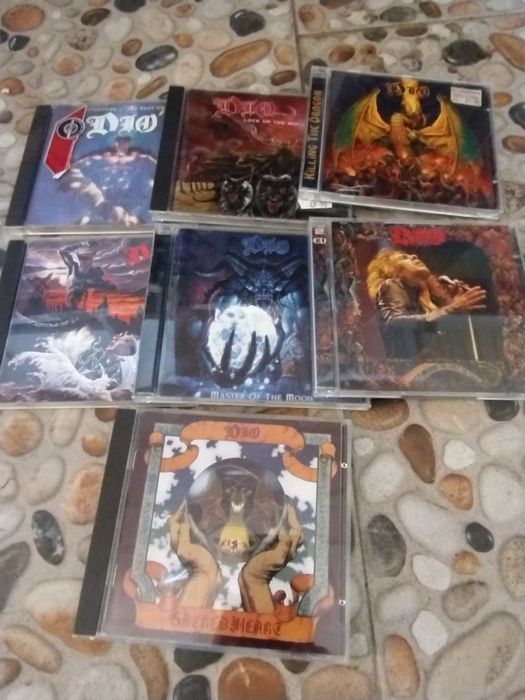 Vind colecție DVD-uri ,și CD-uri