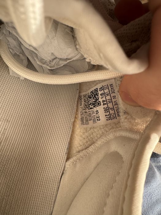Yeezy bone marime 44