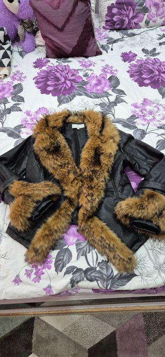 Зимно яке черно еко кожа еко пух. Ново, размер М Цена 150 лв.