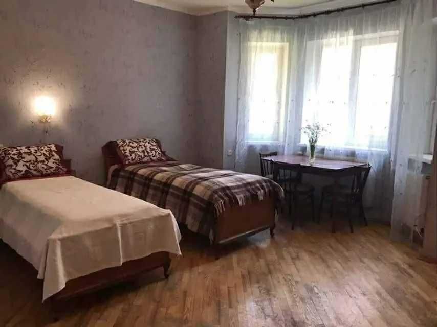 Тристаен имот в кв.Надежда 1