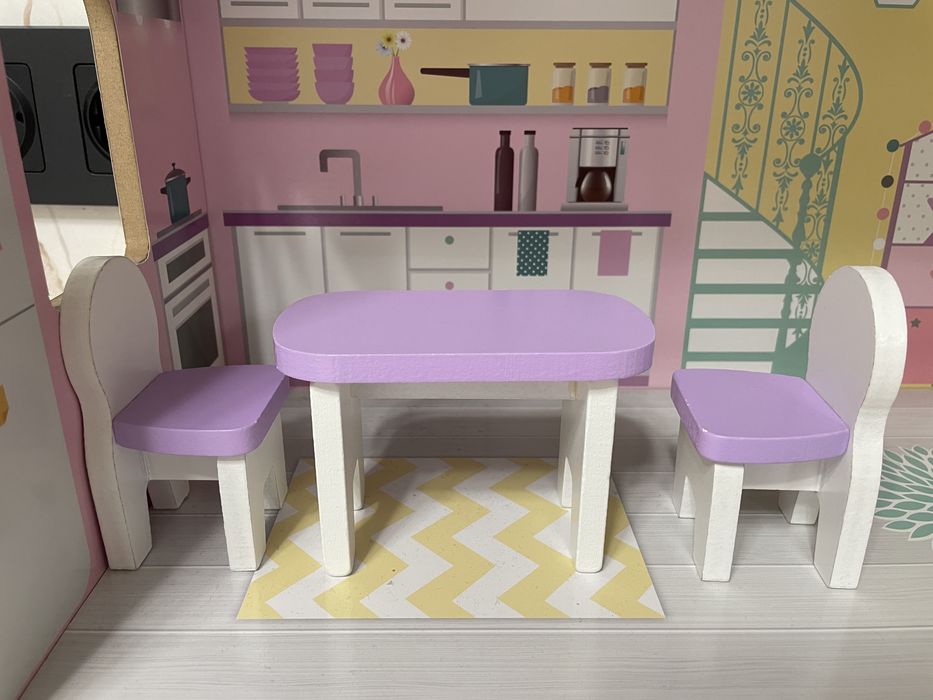 Игрушечный домик для куклы