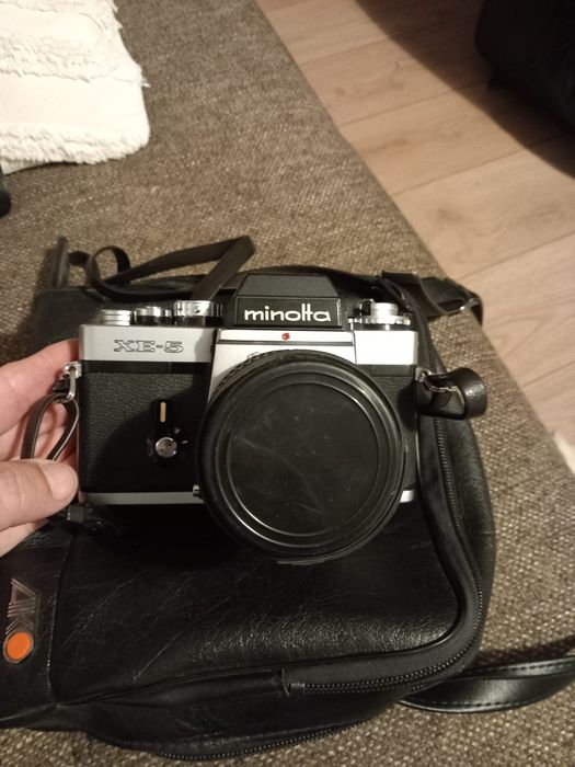 Vând aparat foto minolta xe-5 !