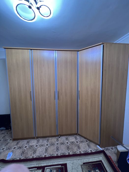 Продам шкаф угловой