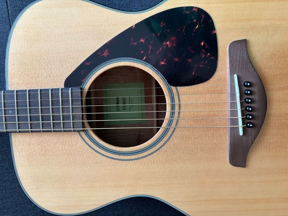 акустична китара Yamaha FS800