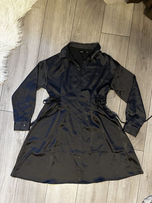 Сатенирана рокля House