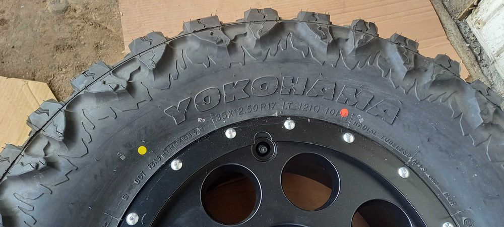 Офроуд гума YOKOHAMA GEOLANDAR X-MT  35X12.5R17 джанта delta  17"