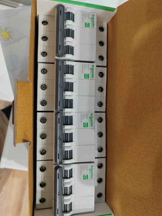 Продам автоматический выключатель