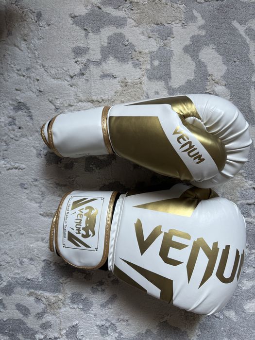 Боксёрские перчатки