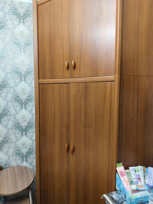 Продам угловой плательный шкаф