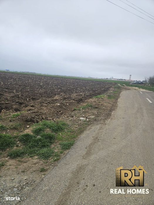 Teren intravilan 457 mp în 2 Mai, utilități, ideal investiție