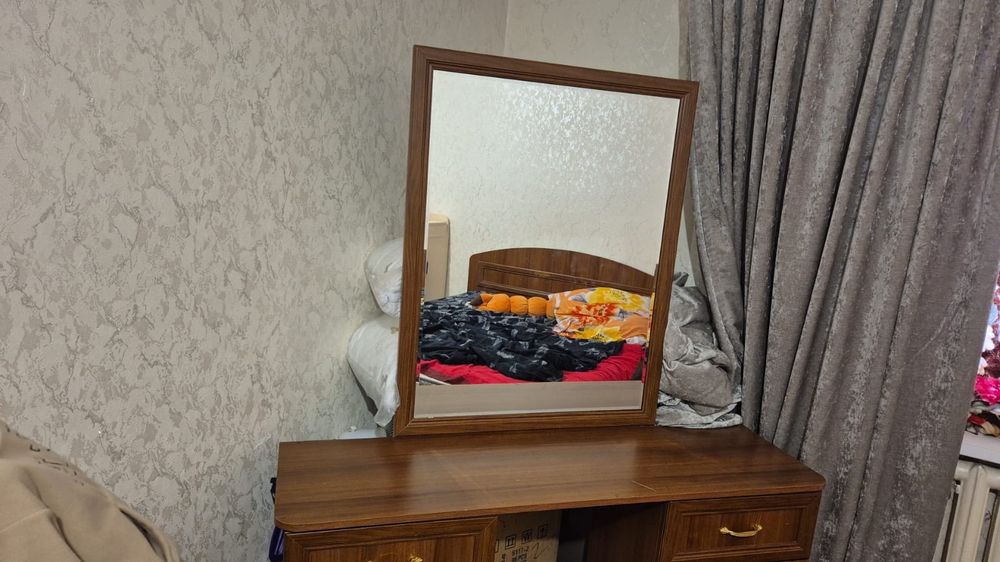 Продам спальный гарнитур срочно