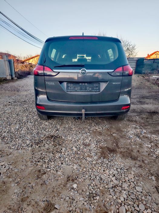 Opel Zafira E6. 2015