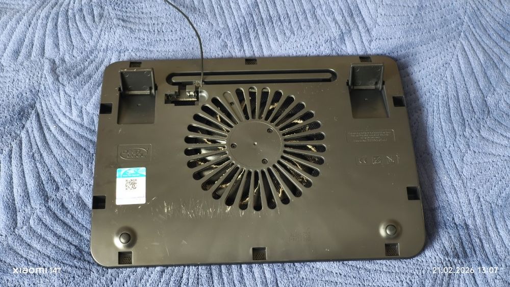 охлаждающая подставка для ноутбука Deepcool.