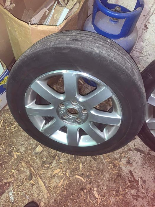 Продавам джанти на  VW с гумите 205/55 R16