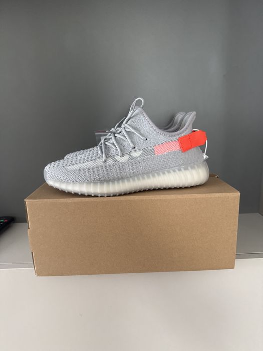 yeezy boost 350 v2 42 2/3!!PRODUS NOU!!VERIFICARE COLET