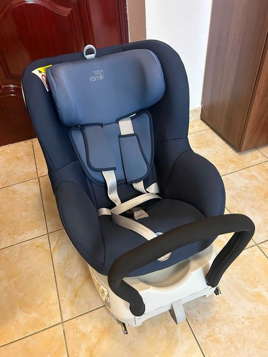 Scaun auto Britax Römer Dualfix, 0–18 kg, ISOFIX, rotativ 360°
