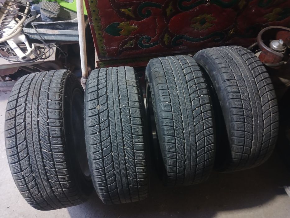 Продам дискии с резинои 205/55/R16.