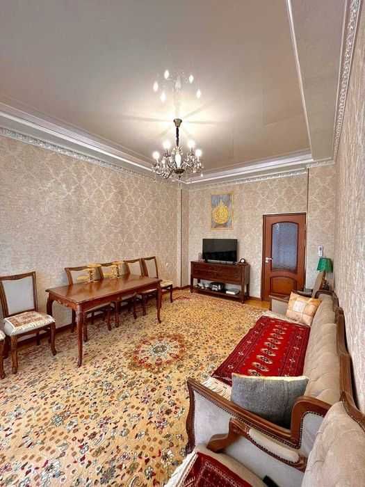 ул.Мукимий  3в4/5/9  Диет кафе  92м²