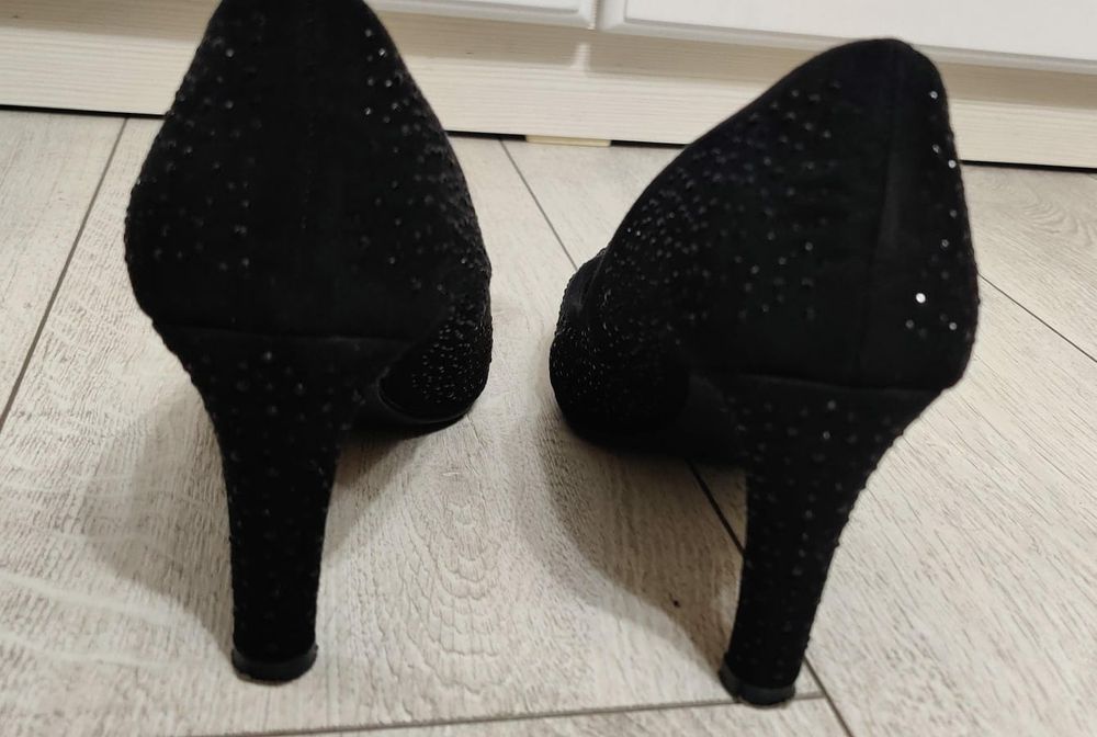 Încălțări/ pantofi eleganți de damă. Mărimea 38,5. Marks & Spencer